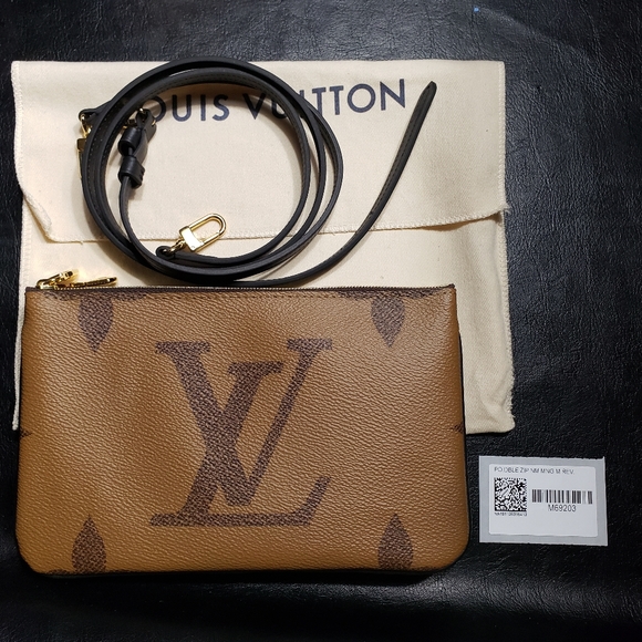 lv double zip pochette